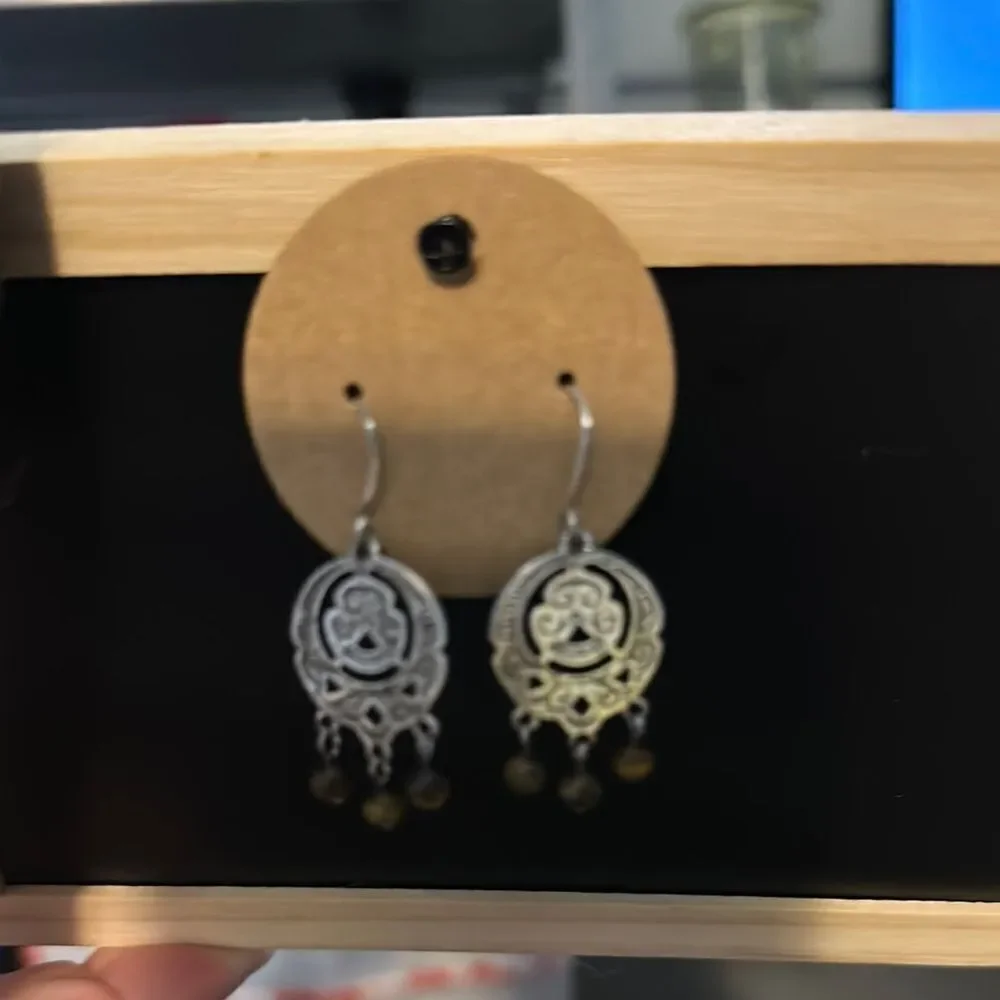 N/A elegant silver